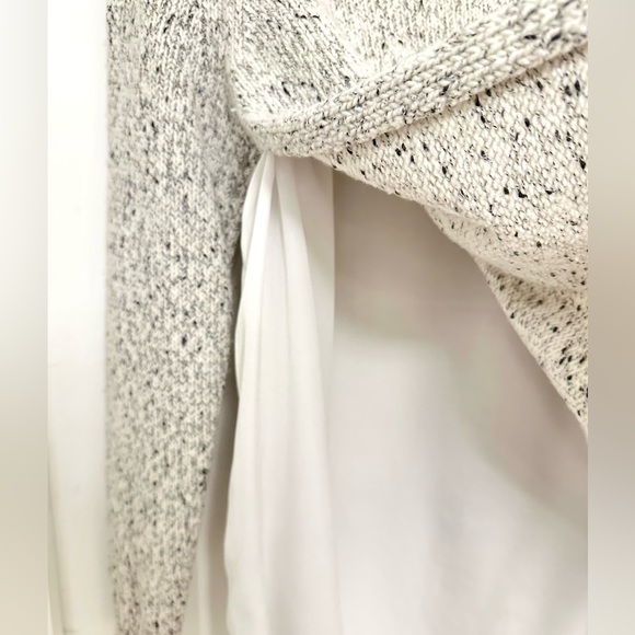 Club Monaco Layered Women’s Grey/White Sweater (Large) - Picture 3 of 3